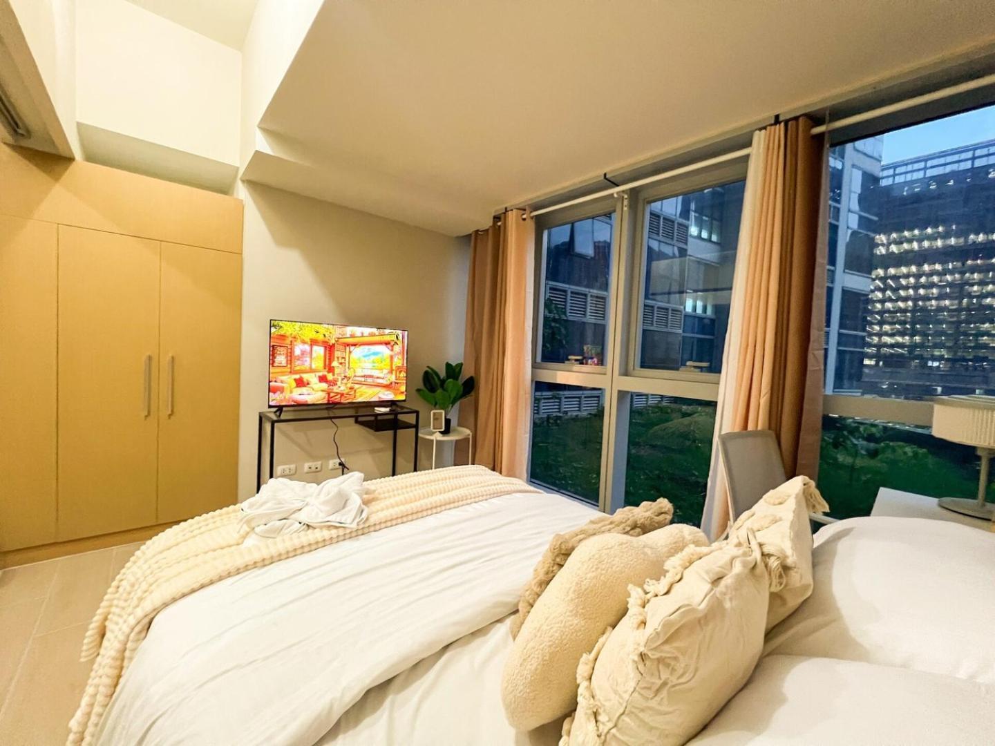 Bahay bakasyunan Stylish Bgc By Grand Hyatt #upt16k Manila