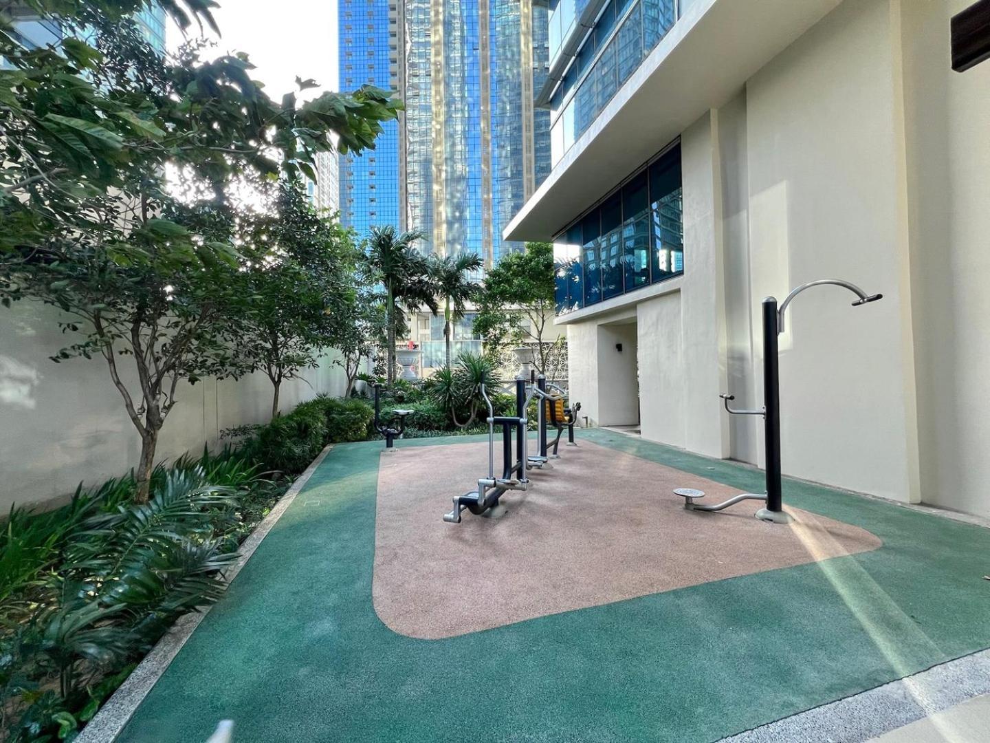 Bahay bakasyunan Stylish Bgc By Grand Hyatt #upt16k