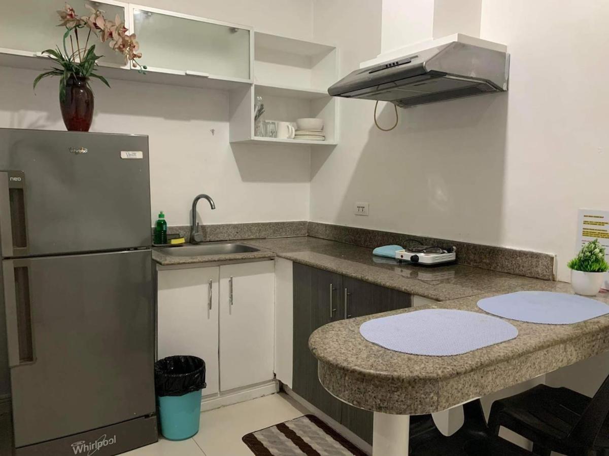 Birch Tower A8 Front Of Robinson Mla Bayfree Pool Apartment Manila