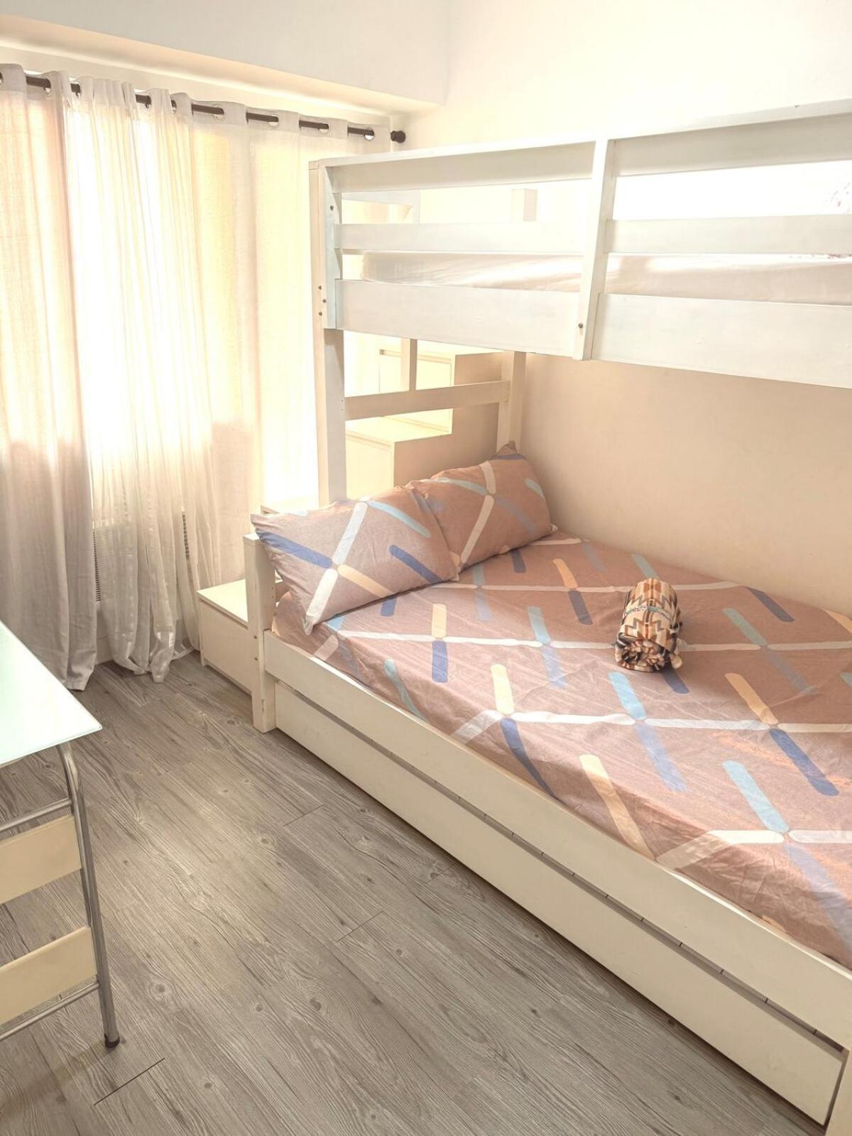 1bedroom, Near Ever Commonwealth, Free Amenities Roxas East Manila