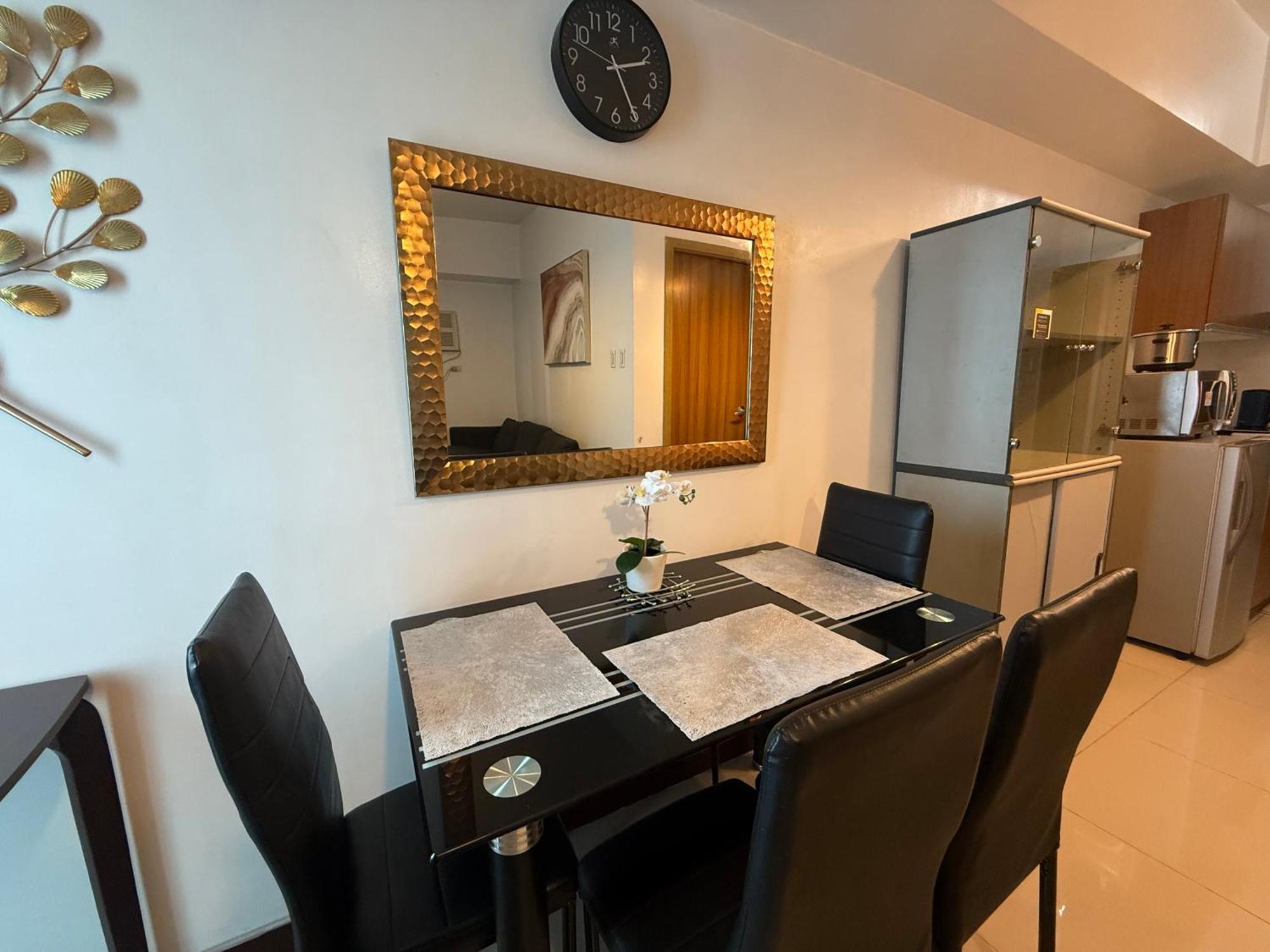 Cozy Place In 8 Adriatico Ermita Near Us Embassy, Slmec Aparthotel Manila