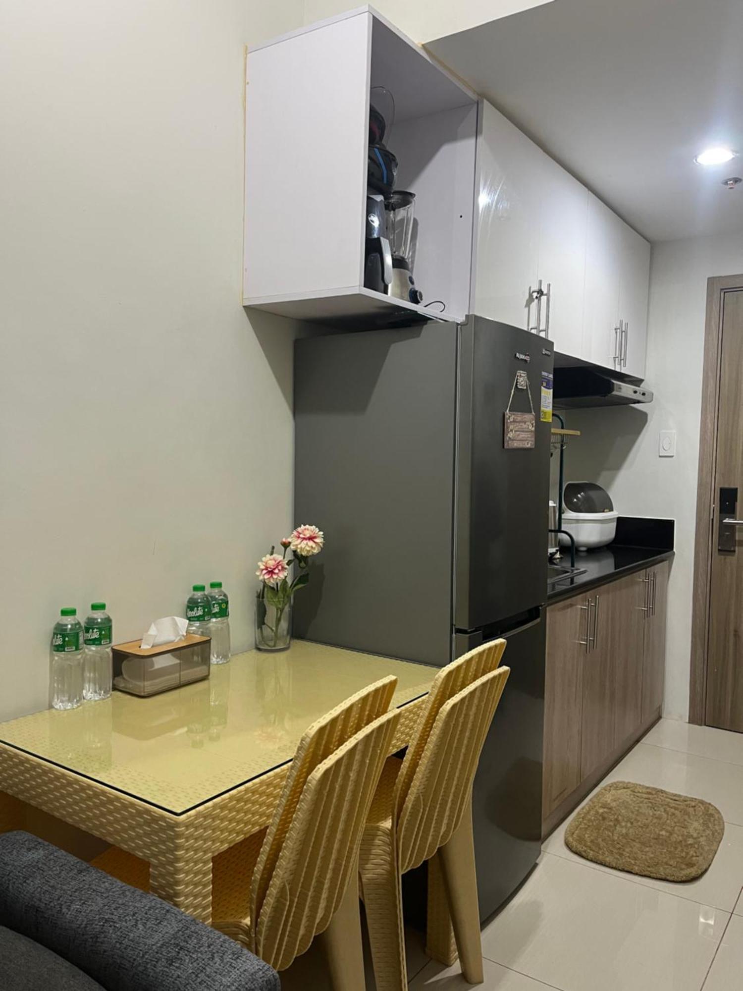 Entire Unit With Balcony At Smdc Field Residences, Behind Sucat Near Naia * Manila