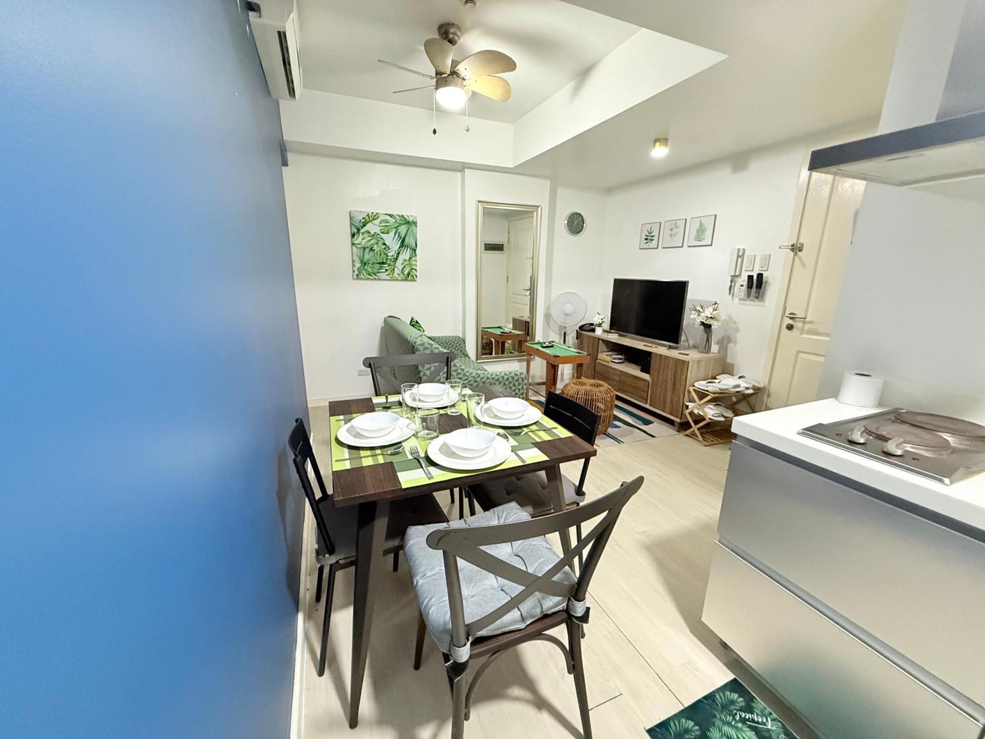 Aparthotel Azure Bicutan Maldives Tower Paranaque City