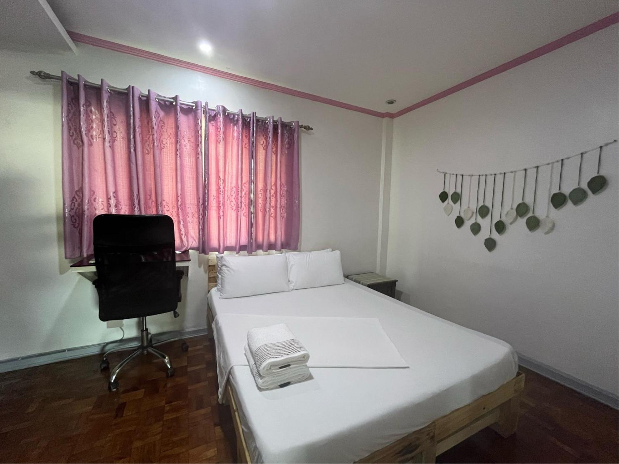 Layover At 28 Fokker- Near Airport Hostel Pasay