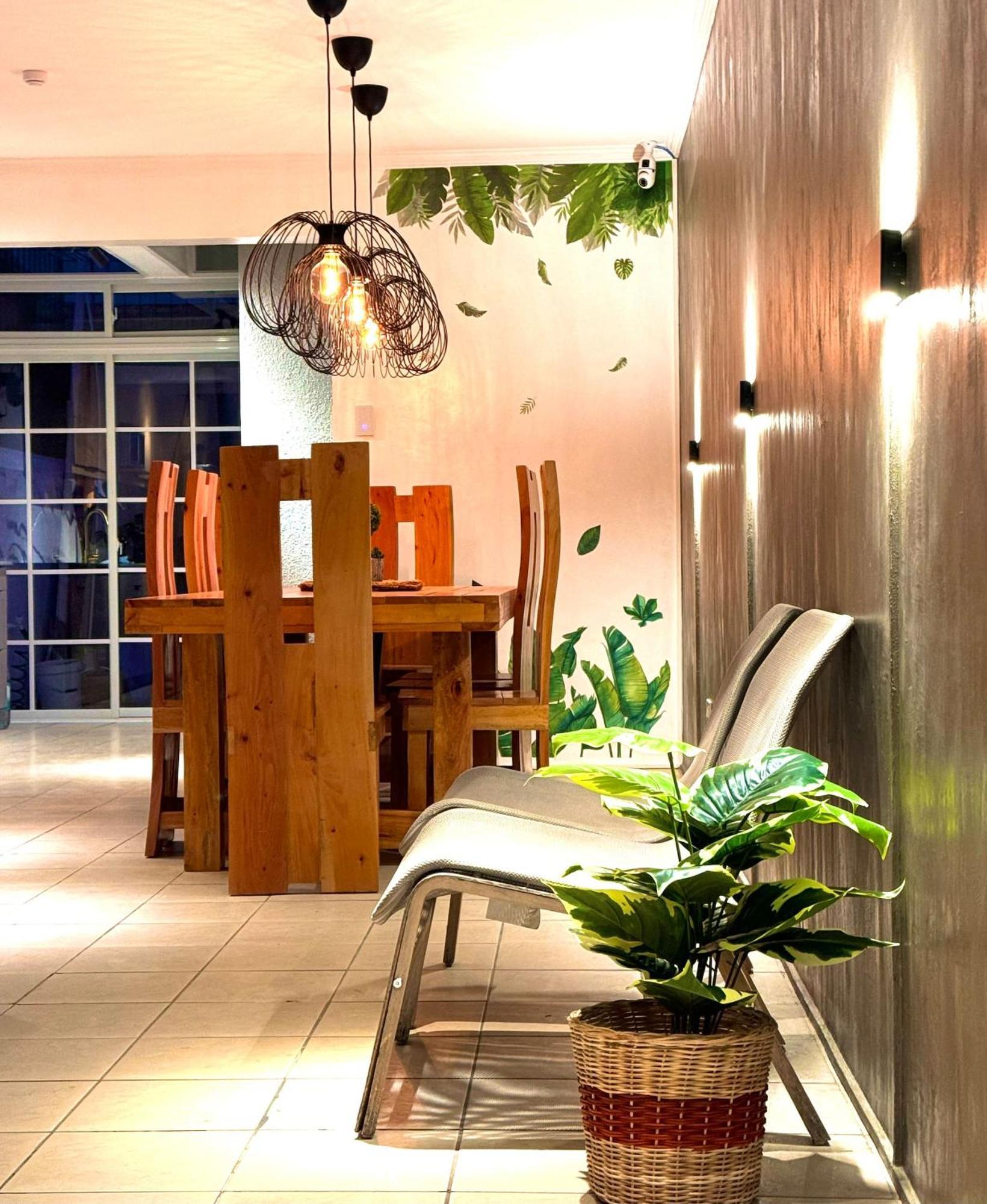 Spacious 4br With Garage, 8-12guests, Near Airport * Manila