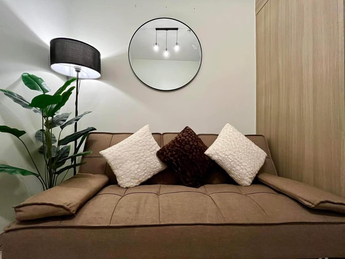 Studio, 1 Bedroom With Balcony, With Own Kitchen And Washing Machine, Cook And Wash Clothes, Pool View Or View, In Pasay Manila, Walking Distance To Mall Of And Bay, And 20mins Drive In Airport,shore Or Shell