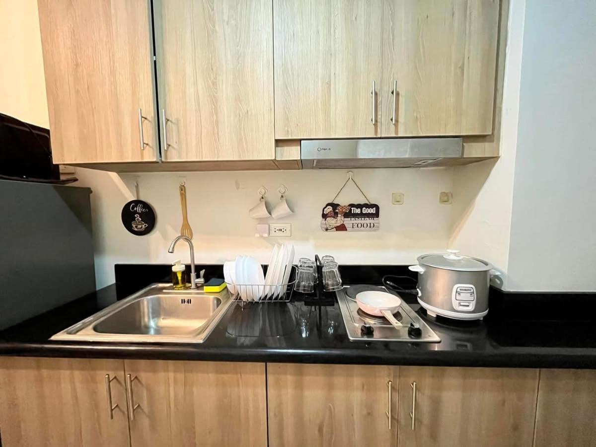 Aparthotel Studio, 1 Bedroom With Balcony, With Own Kitchen And Washing Machine, Cook And Wash Clothes, Pool View Or View, In Pasay Manila, Walking Distance To Mall Of And Bay, And 20mins Drive In Airport,shore Or Shell Manila
