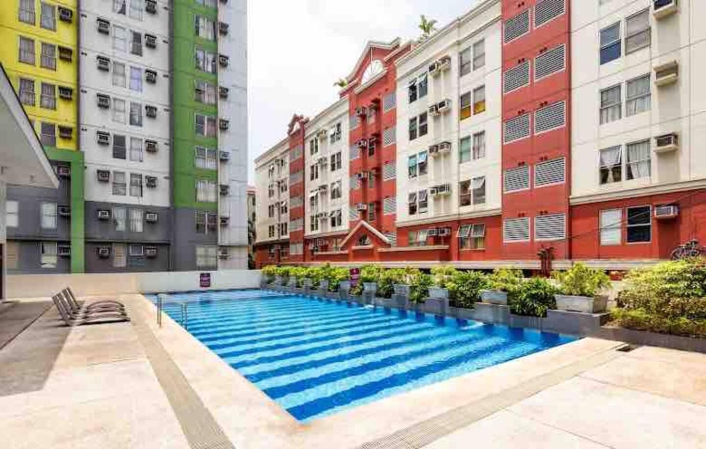 Ysabella's Abode Aparthotel