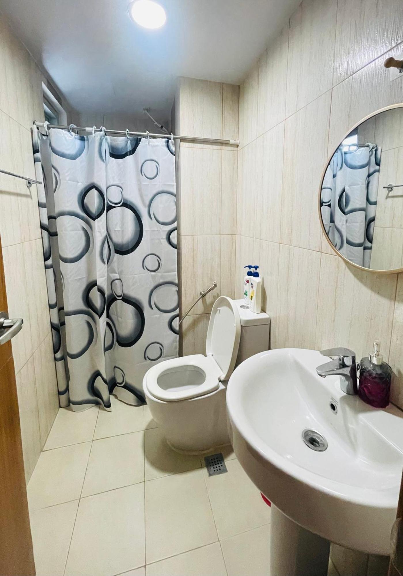 Cozy Place In 8 Adriatico Ermita Near Us Embassy, Slmec Manila