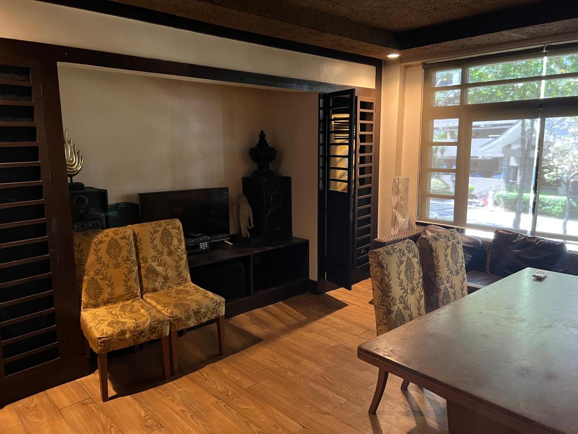 Apartment Stunning 2br Apt, 65 Sq M Netflix At Rosewood Pointe Residences Near Bgc Manila