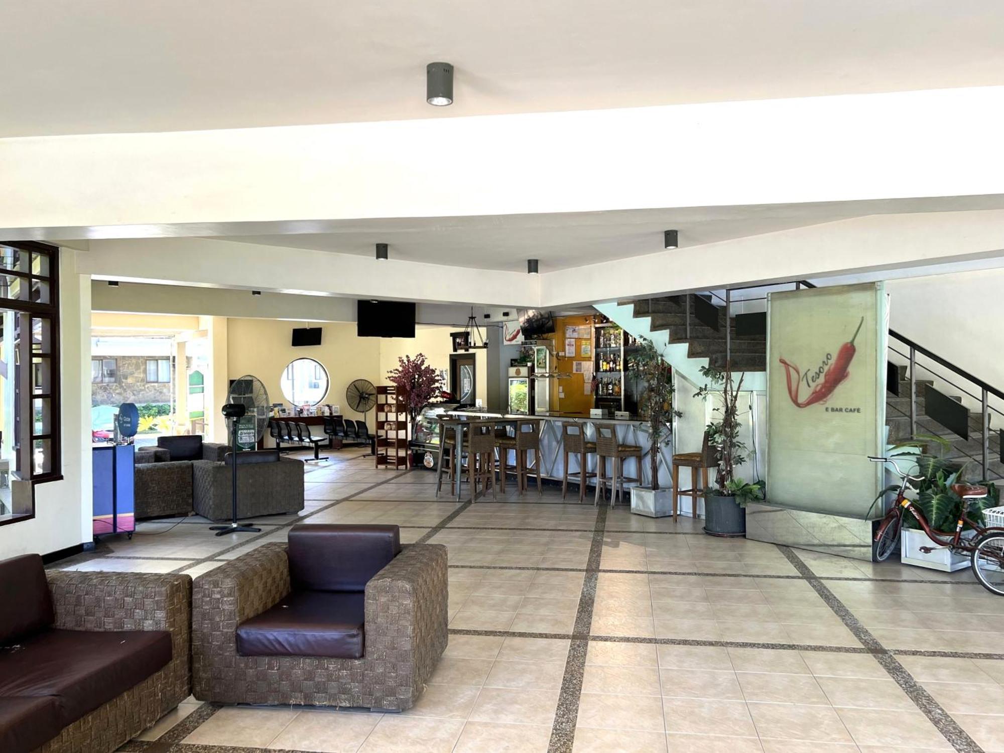 Stunning 2br Apt, 65 Sq M Netflix At Rosewood Pointe Residences Near Bgc
