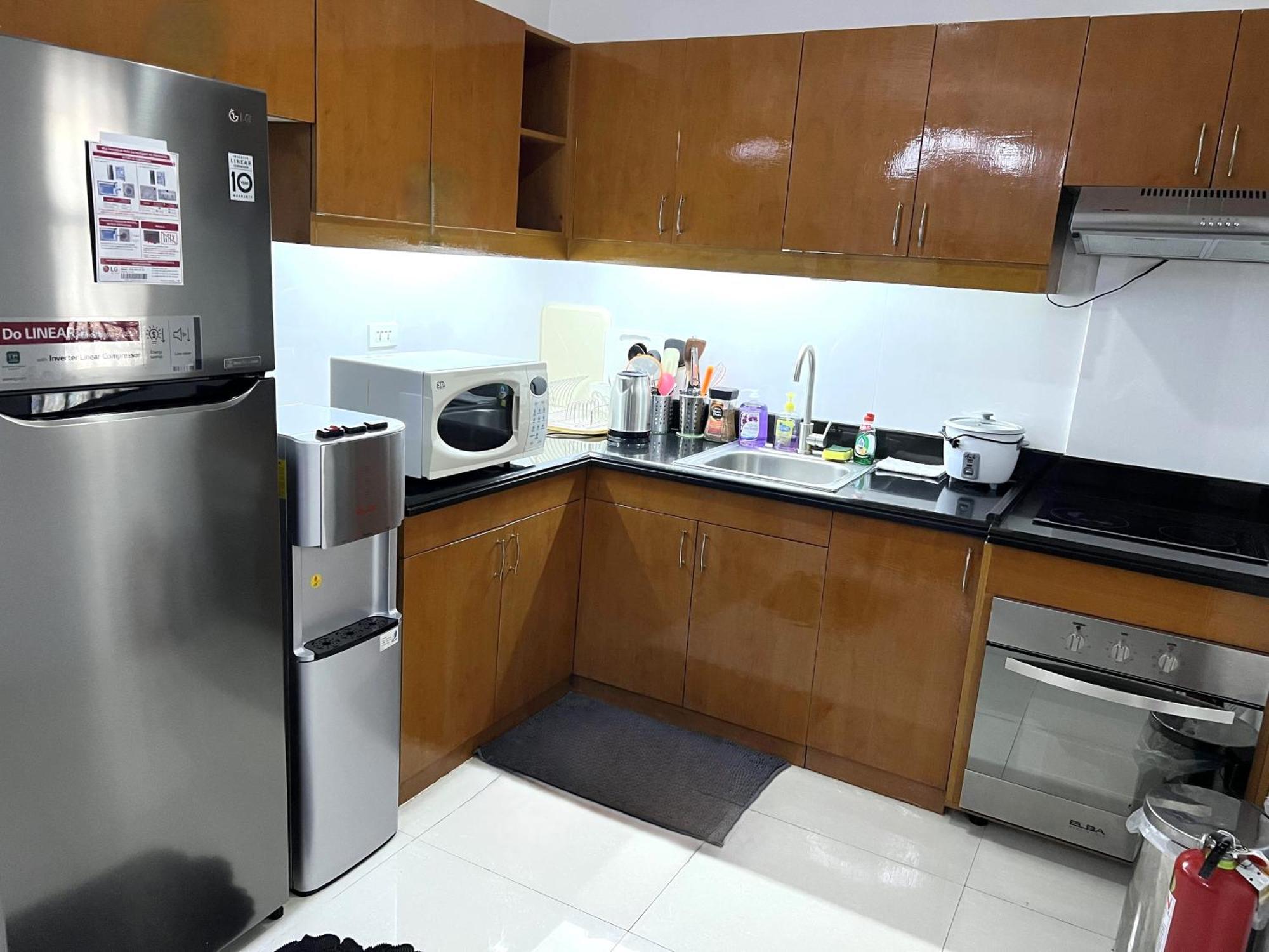 Stunning 2br Apt, 65 Sq M Netflix At Rosewood Pointe Residences Near Bgc Apartment Manila