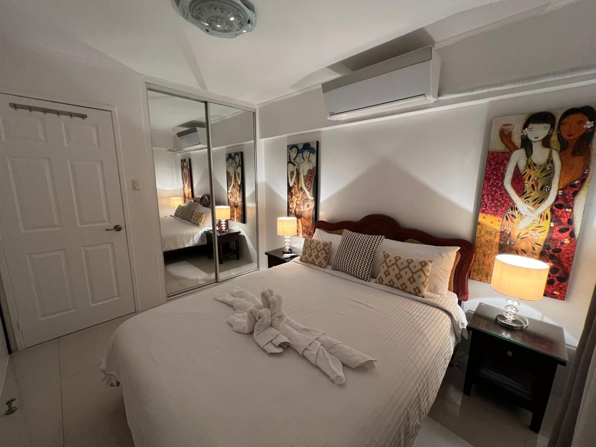 Apartment Stunning 2br Apt, 65 Sq M Netflix At Rosewood Pointe Residences Near Bgc Manila
