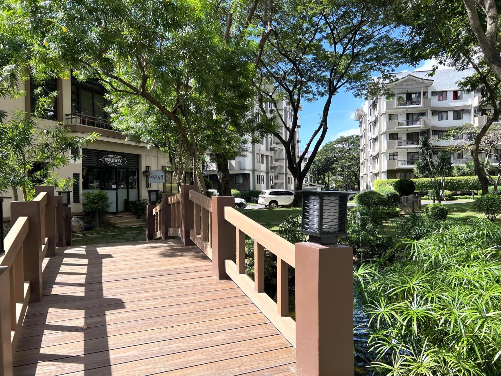 Stunning 2br Apt, 65 Sq M Netflix At Rosewood Pointe Residences Near Bgc Apartment Manila