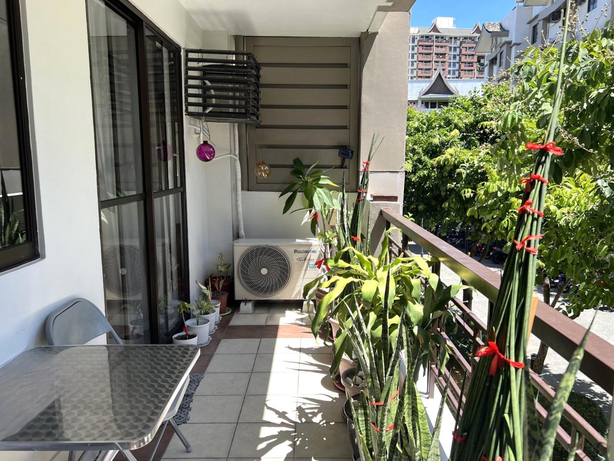 Apartment Stunning 2br Apt, 65 Sq M Netflix At Rosewood Pointe Residences Near Bgc Manila