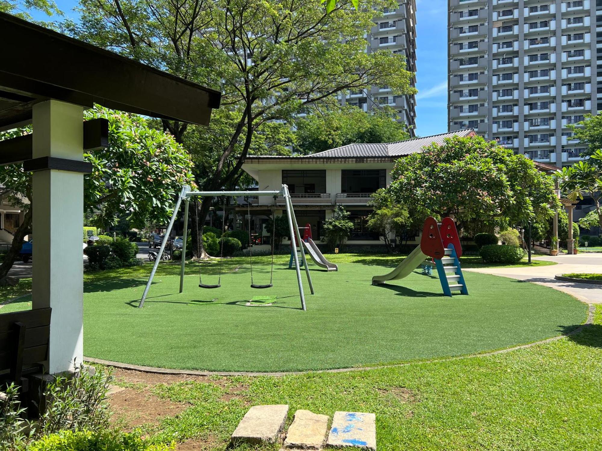 Stunning 2br Apt, 65 Sq M Netflix At Rosewood Pointe Residences Near Bgc