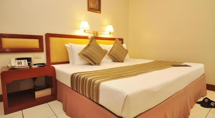 Palm Hotel