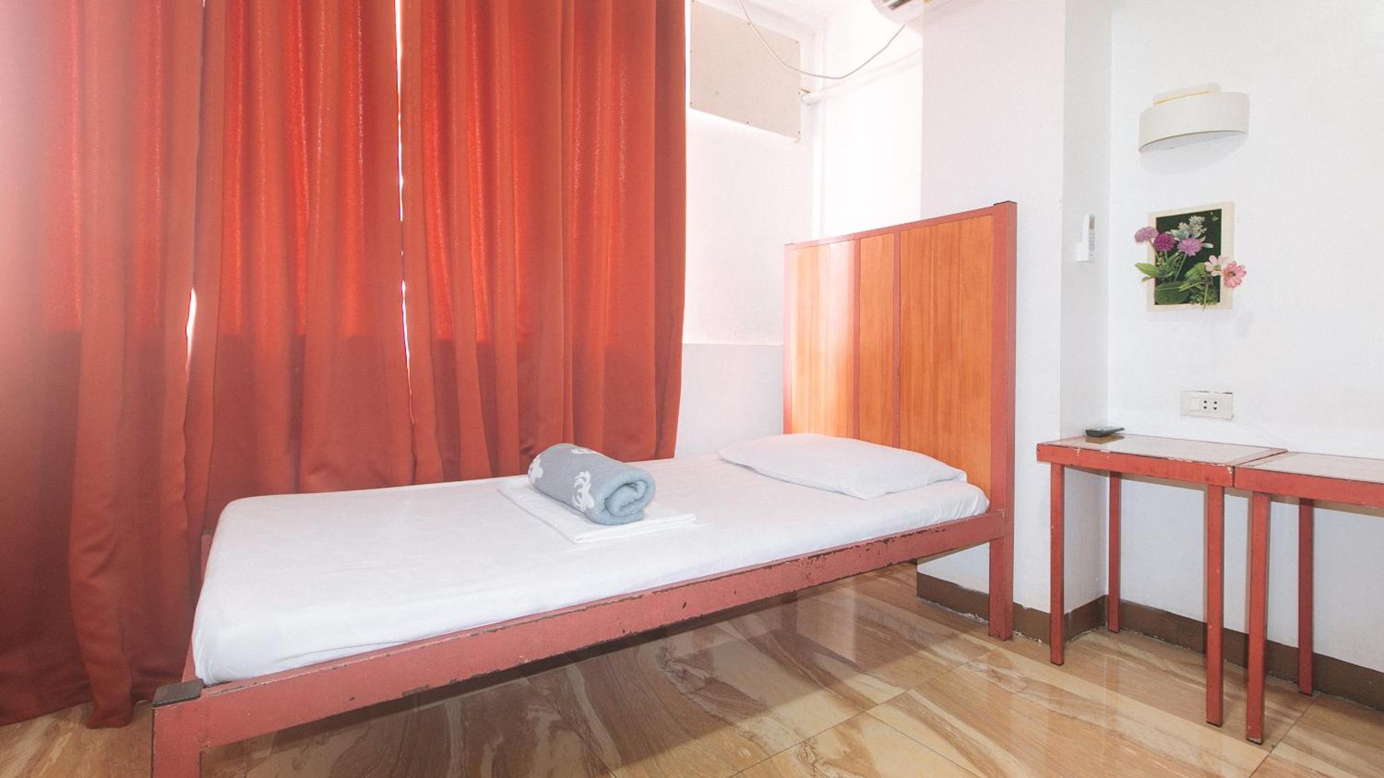 Hotel Malate By Reddoorz Manila