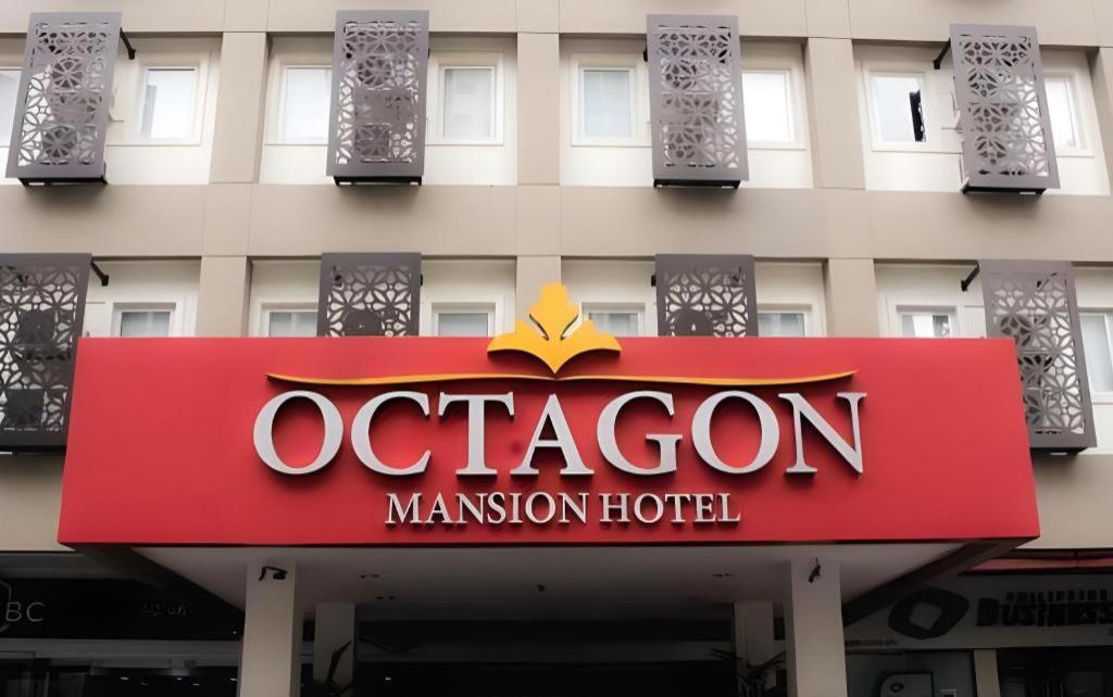 Majestic - Formerly Octagon Mansion Hostel *