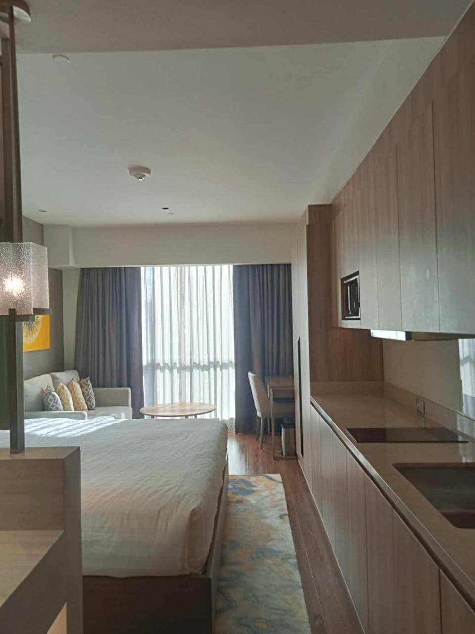 Novotel Residences Manila Luxury With Pool & Gym Access At Acqua 5* Mandaluyong