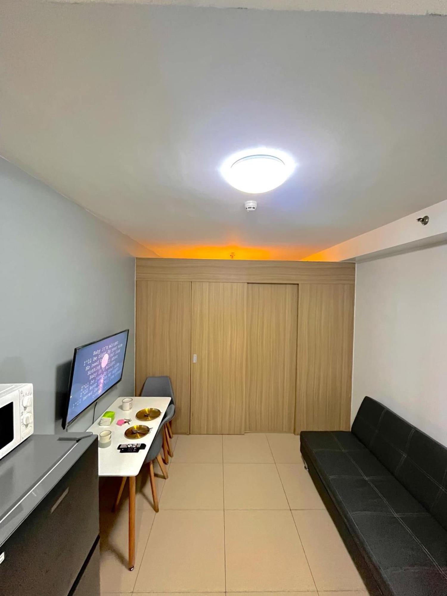 Shore 8109 Onebedroomwbalcony Apartment Manila