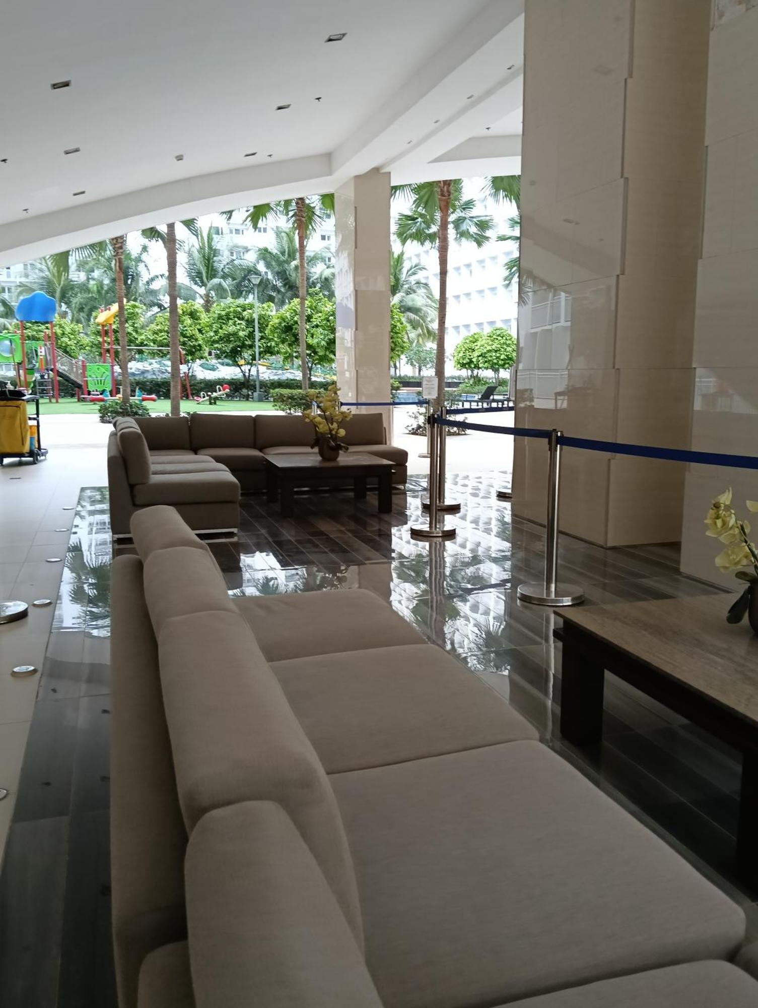 Shore Moa View Aparthotel Manila