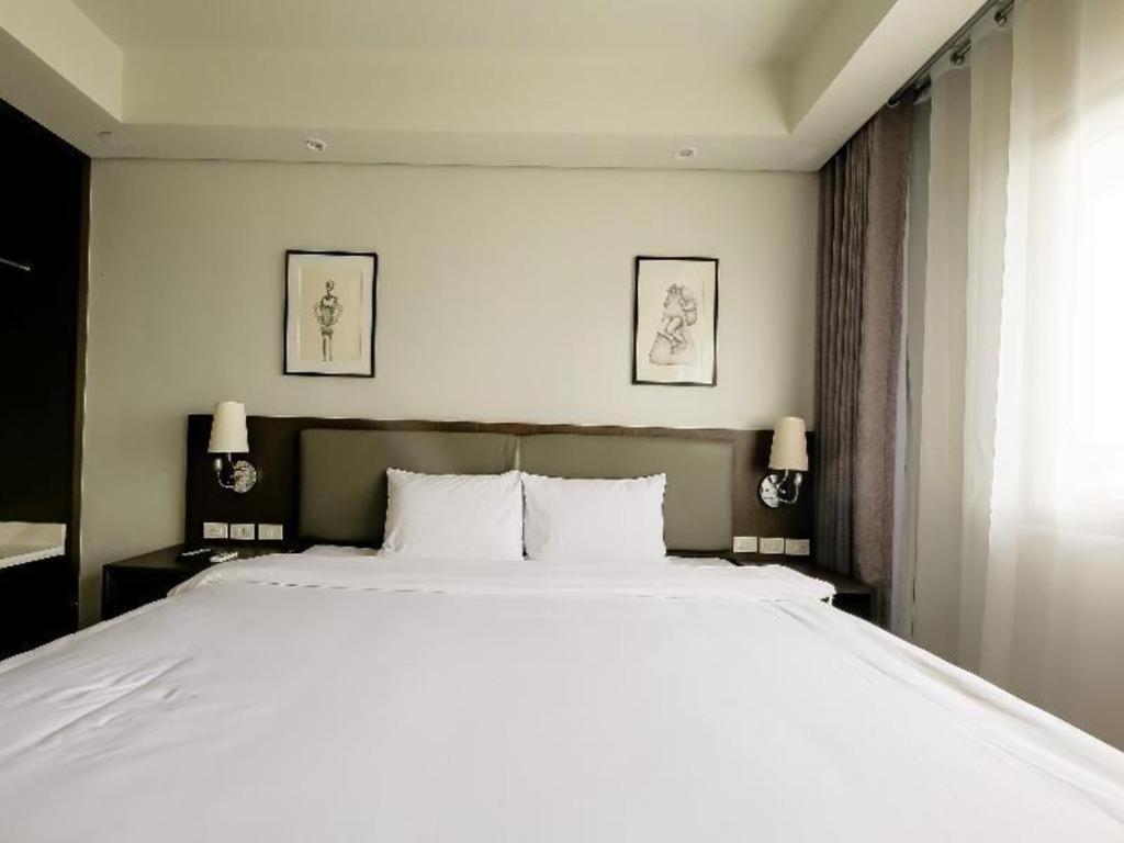 Hotel Capital O 804 The Residences At Bonifacio Civic Center Taguig