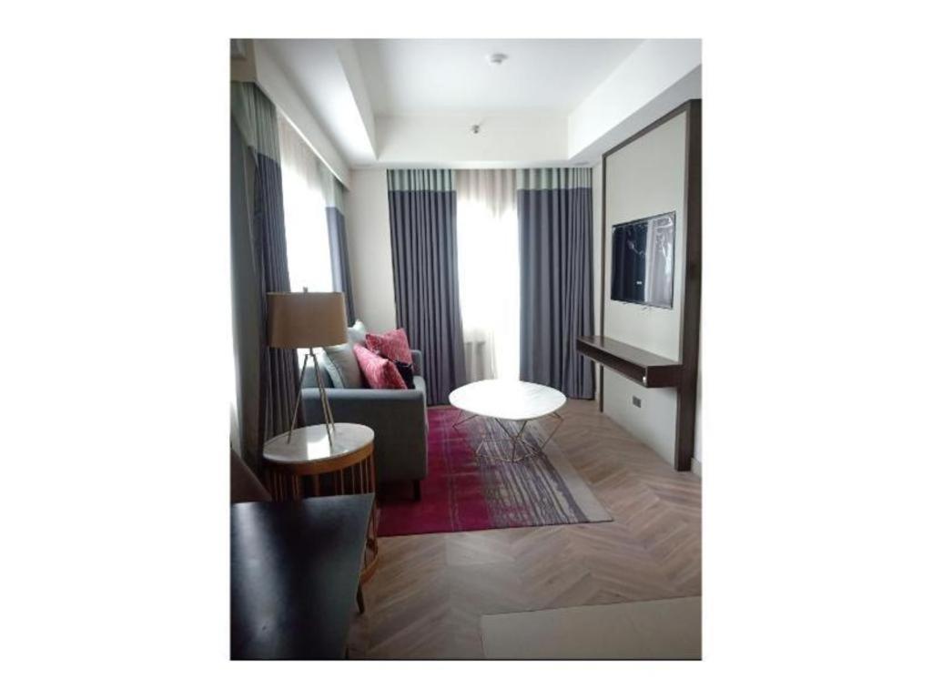 Capital O 804 The Residences At Bonifacio Civic Center