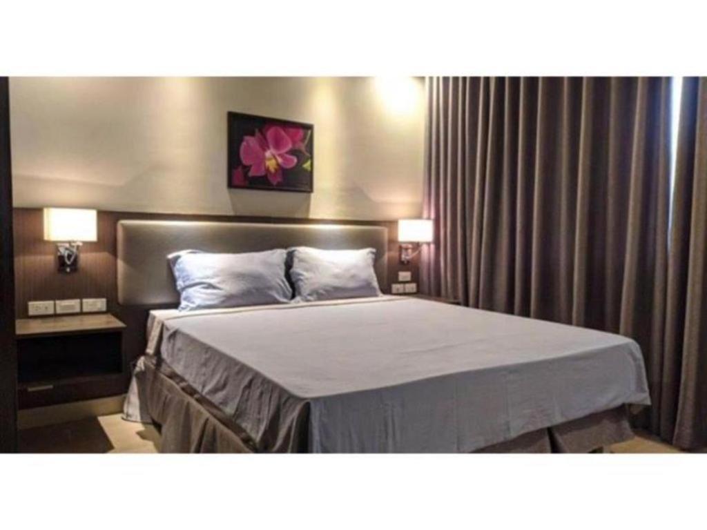 Capital O 804 The Residences At Bonifacio Civic Center Hotel