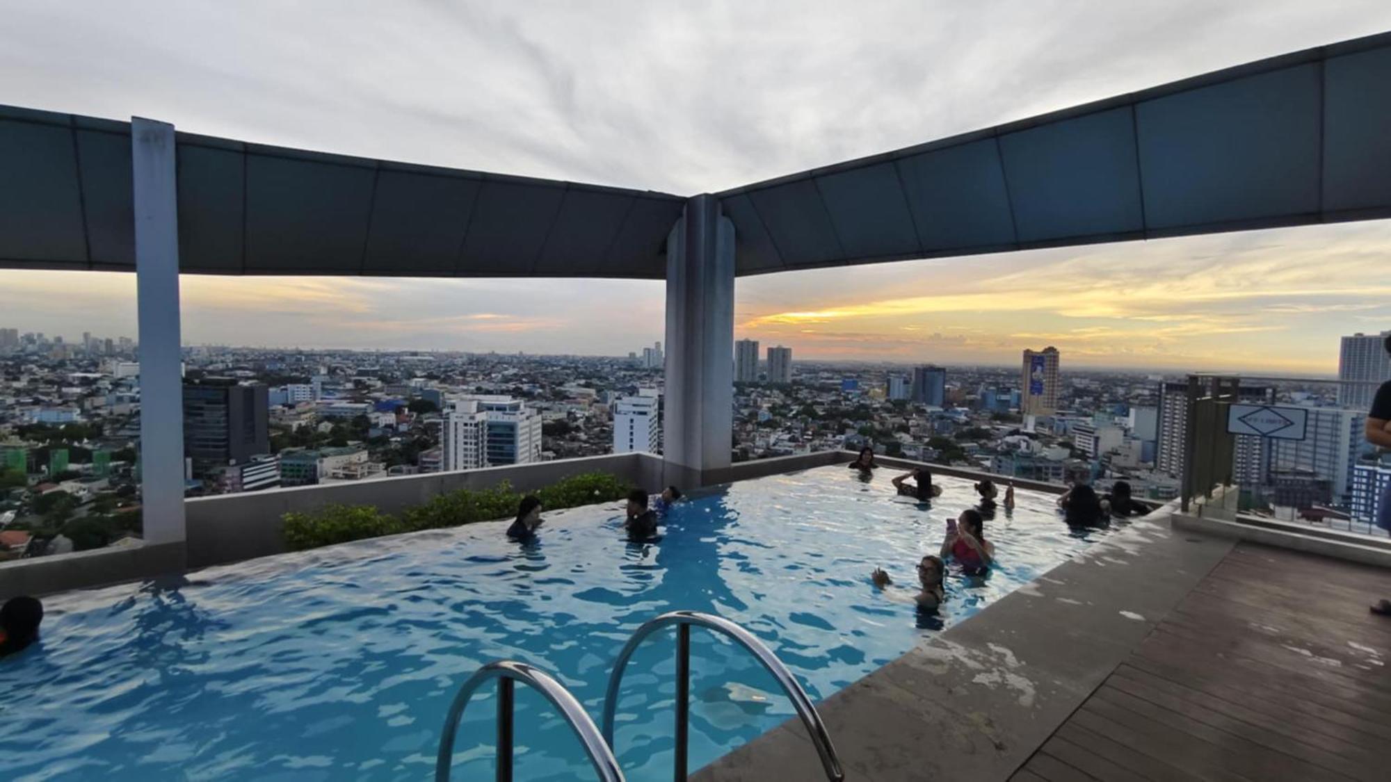 Aparthotel Deluxe One Bedroom By Christine Infront Of Trinoma Mall Manila