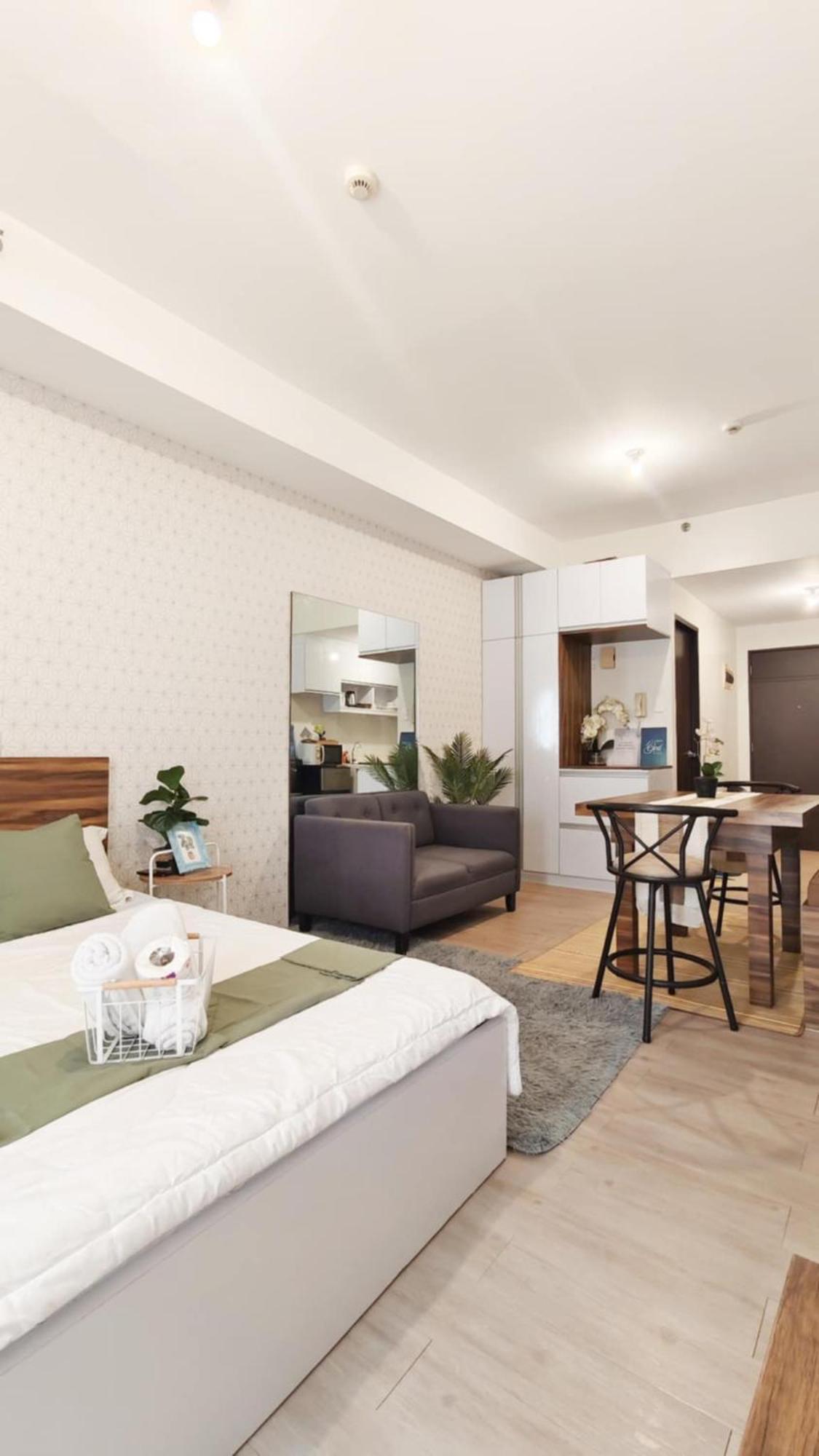 Deluxe One Bedroom By Christine Infront Of Trinoma Mall *