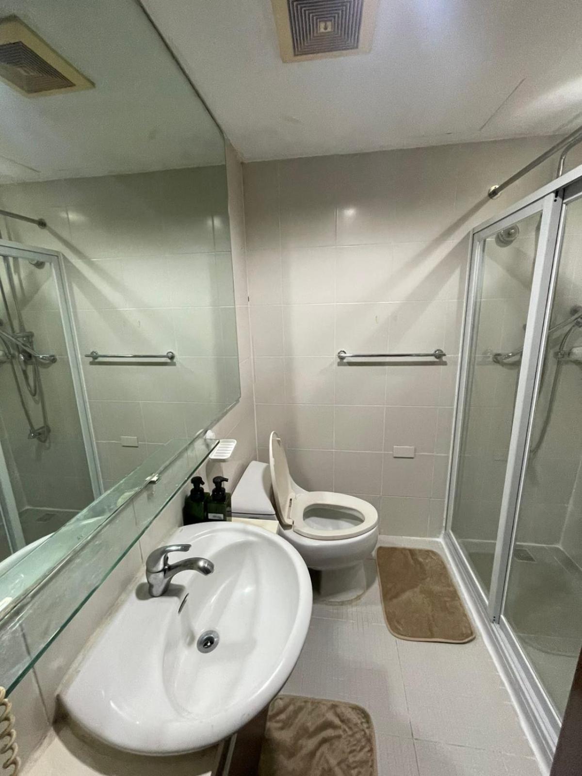 A Venue Residences Tower 12l Apartment