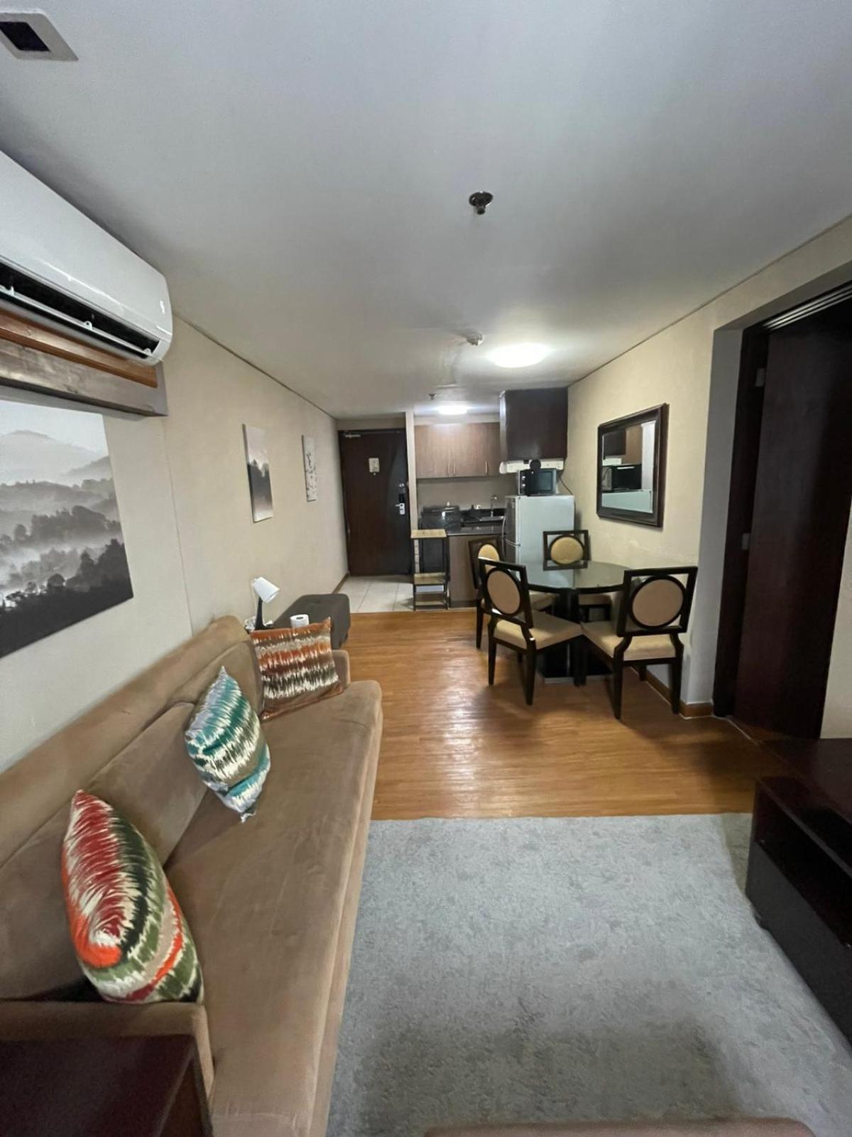 A Venue Residences Tower 12l Apartment