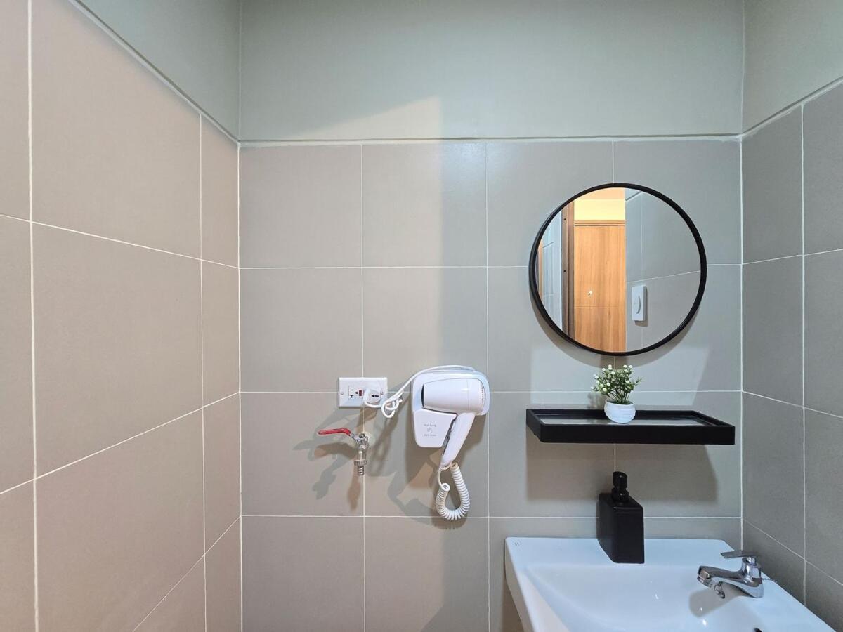 Apartment 1br Condotel With Balcony At Fame Residences #fm48-1