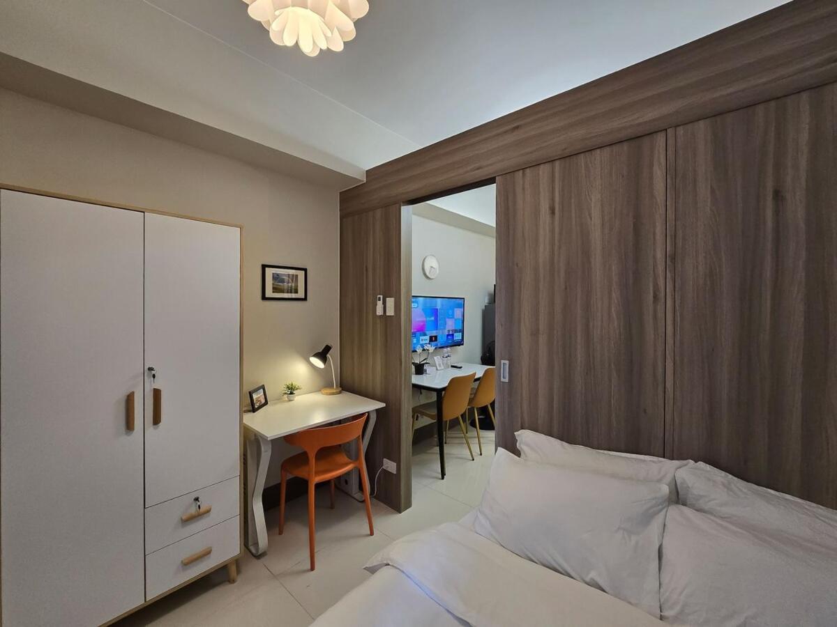 1br Condotel With Balcony At Fame Residences #fm45-1 Apartment Manila