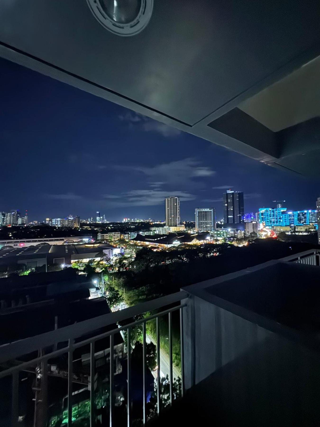 Reign Escape Apartment Manila