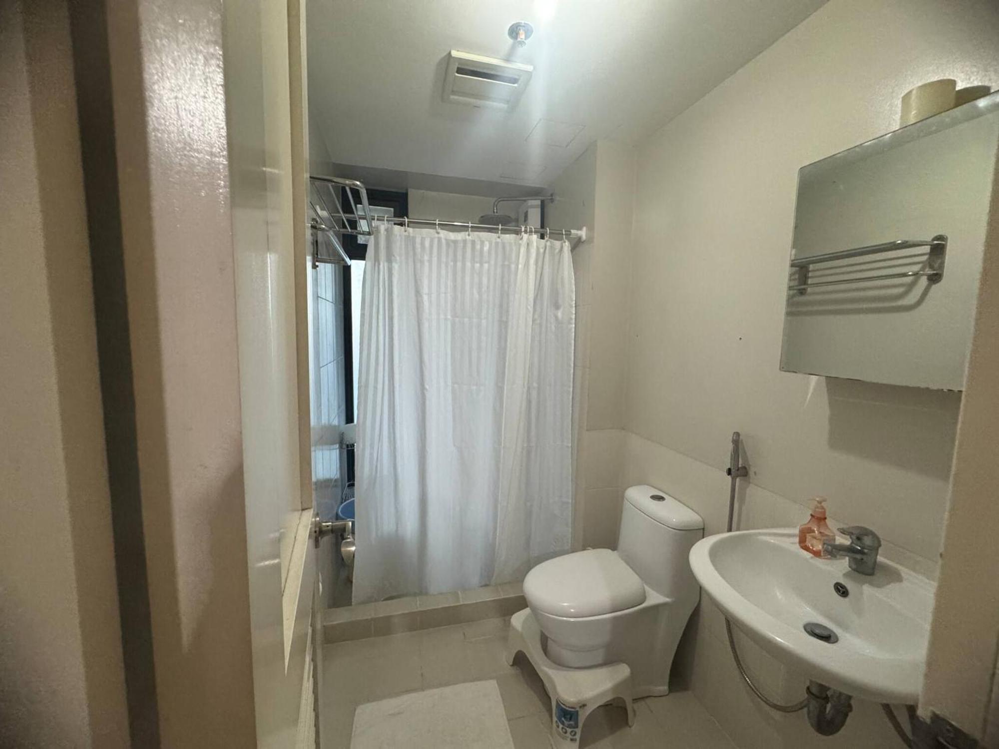Flair Towers Near Mrt Bonifacio And Shaw Within Greenfields Holiday home