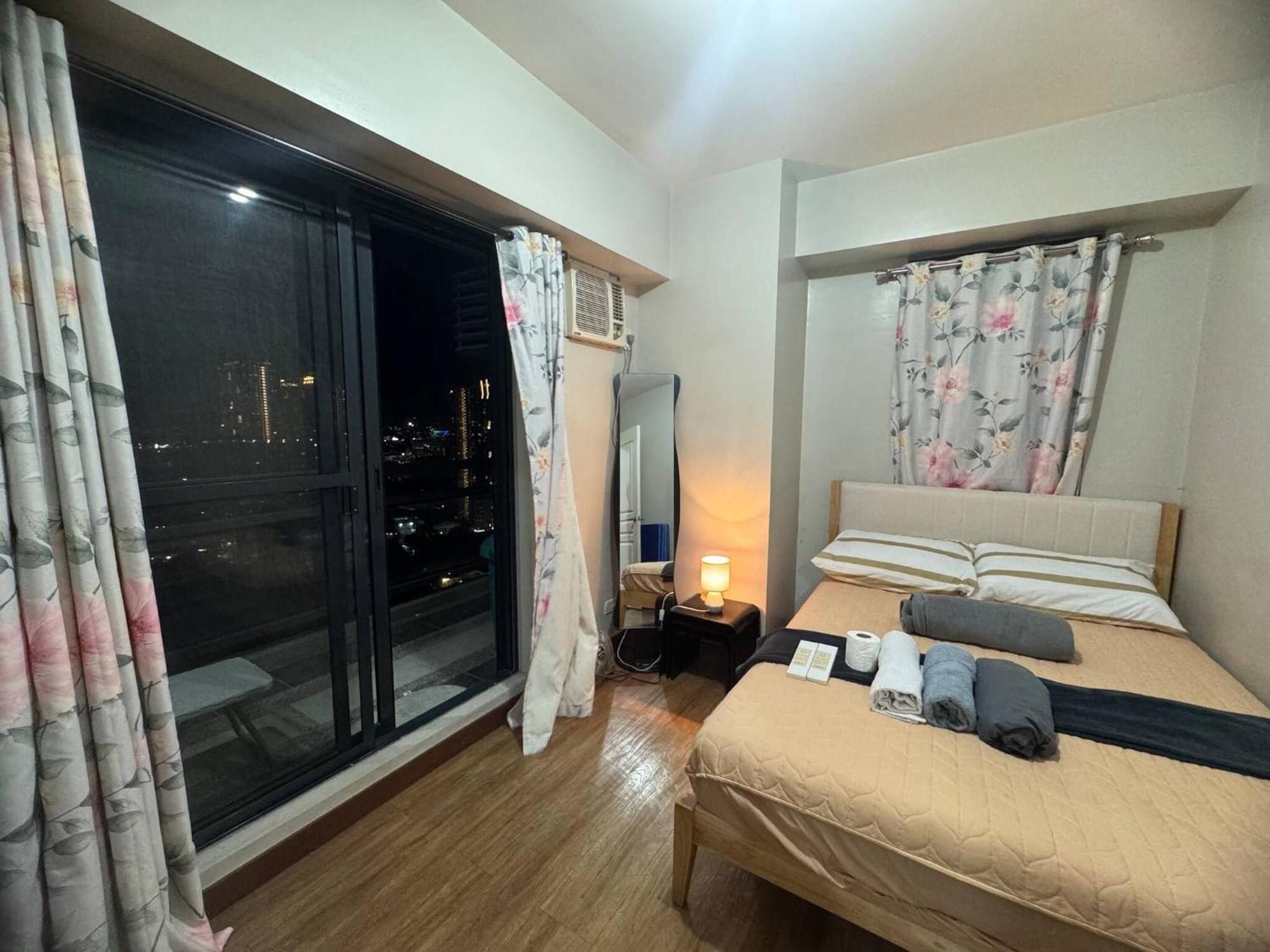 Holiday home Flair Towers Near Mrt Bonifacio And Shaw Within Greenfields