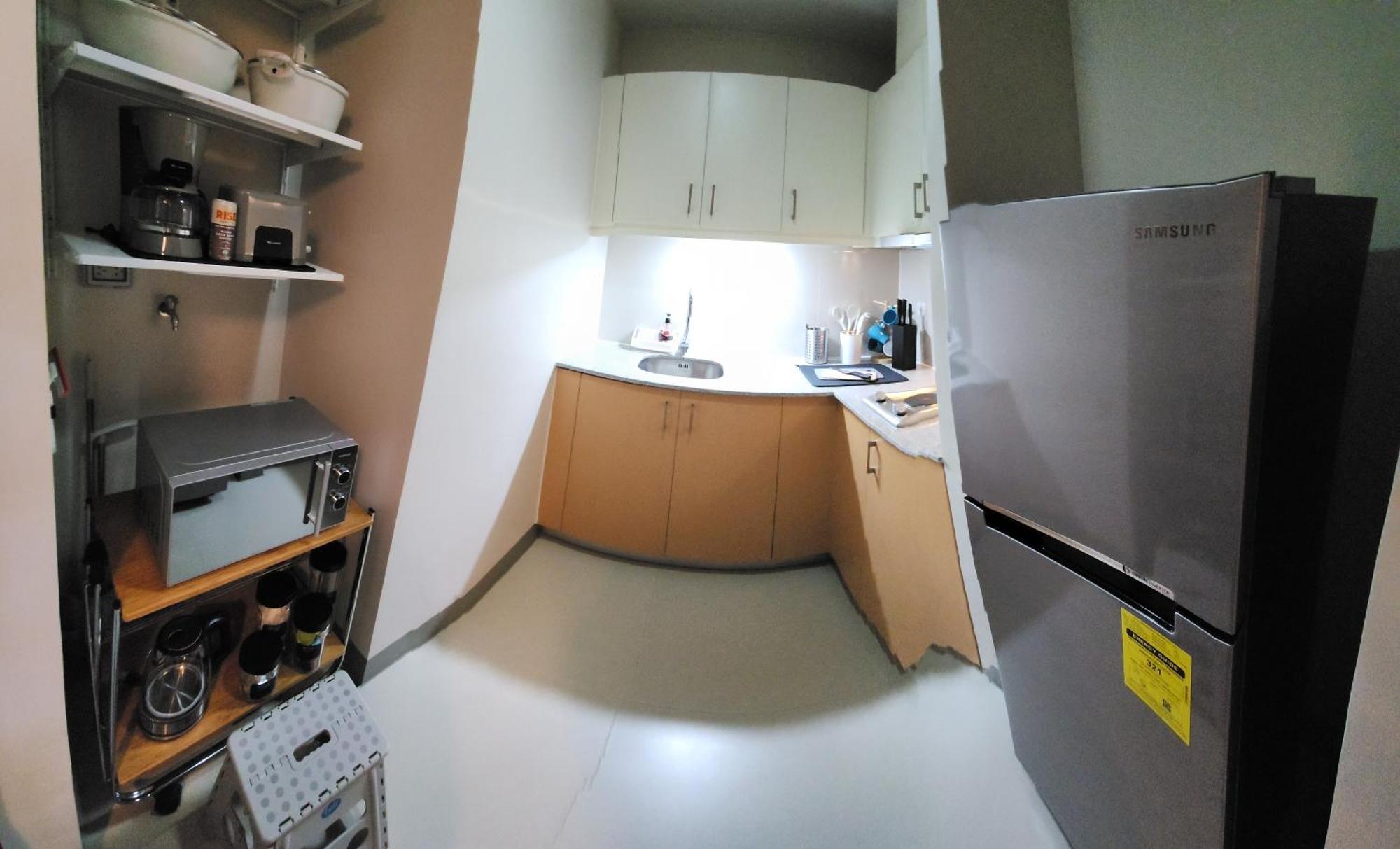 Shopping Haven Across Uptown Mall And Mitsukoshi Mall Free Parking With Washer Apartment Manila