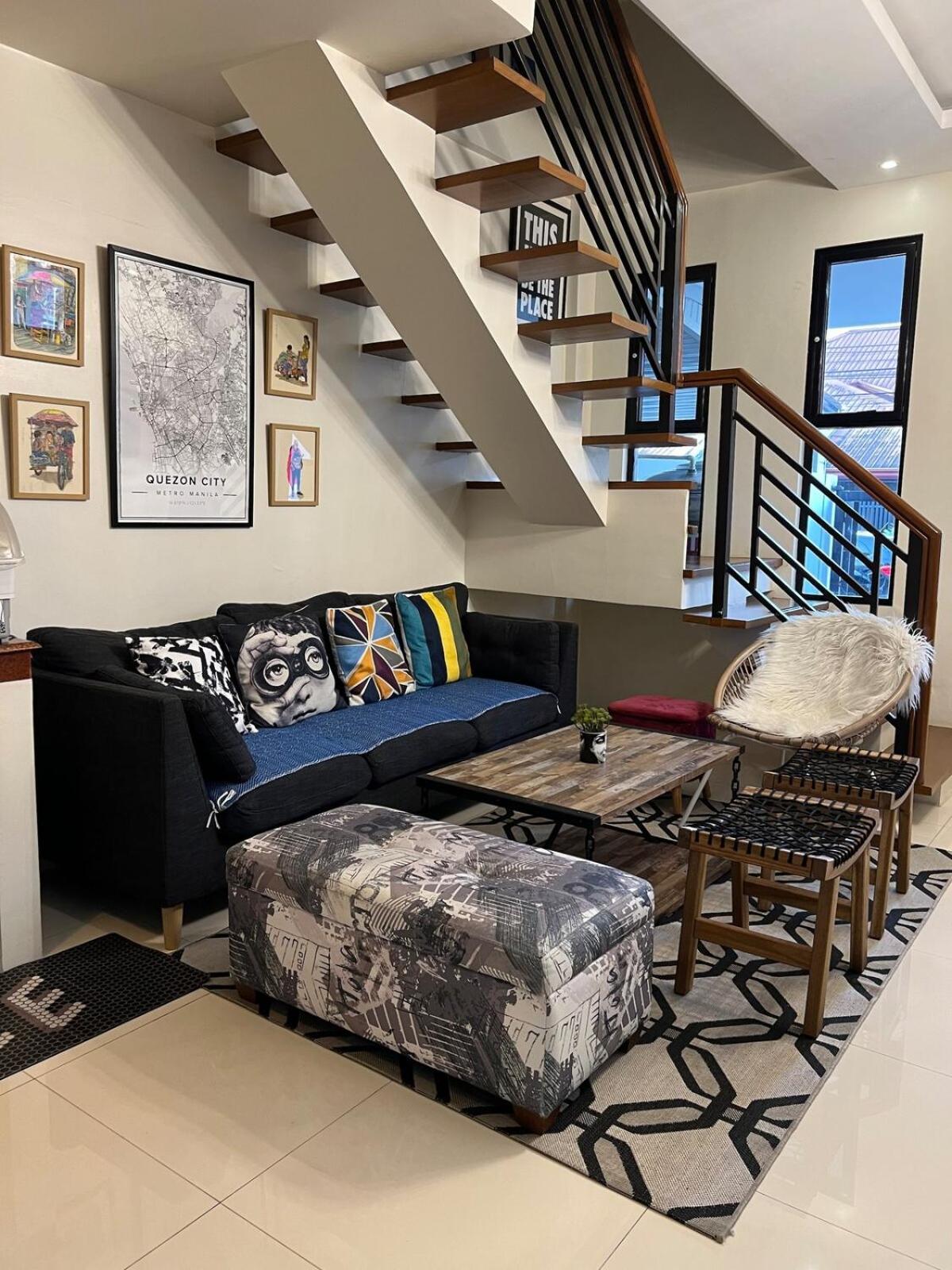 Modern Eclectic Townhouse In Diliman Quezon Casa de férias *