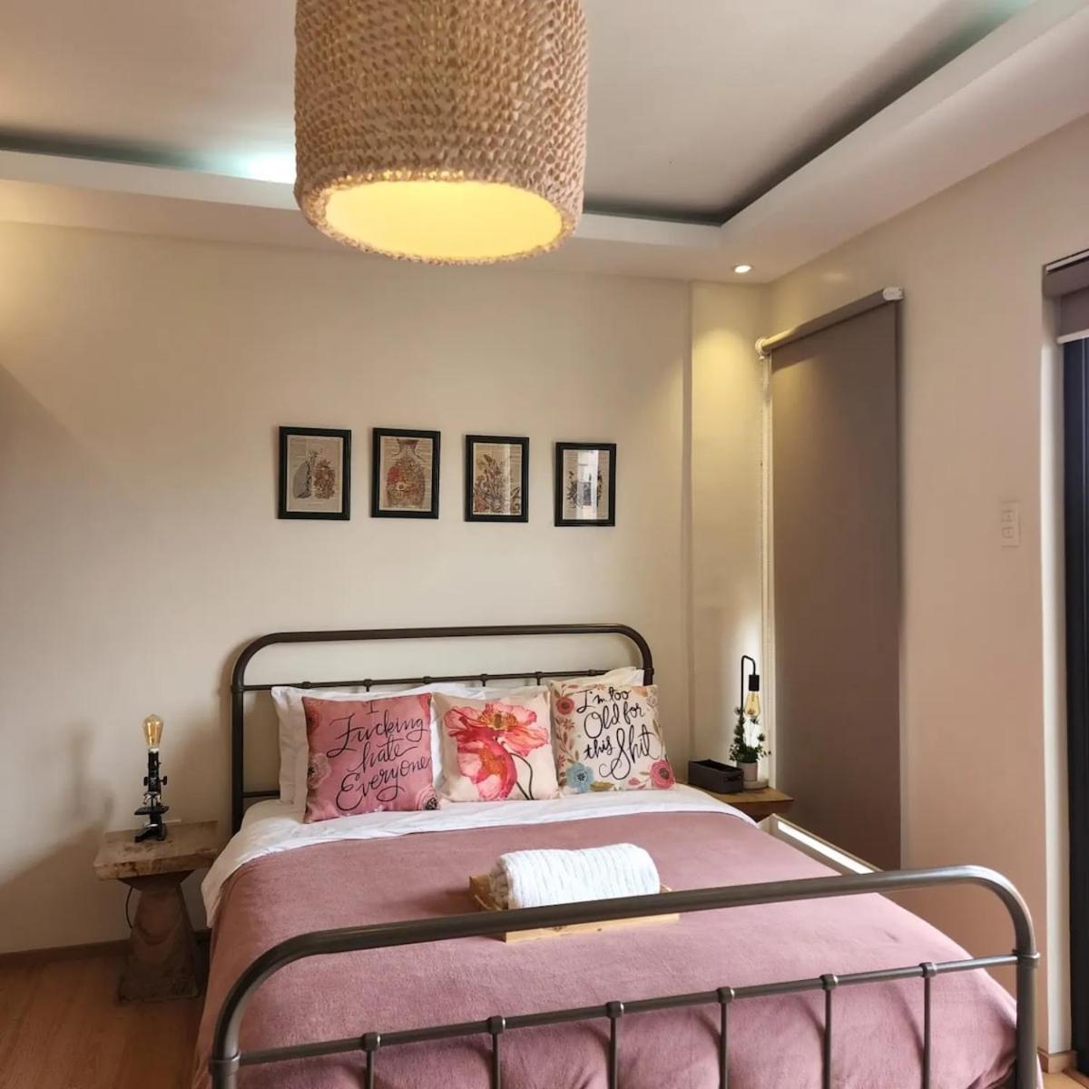 Modern Eclectic Townhouse In Diliman Quezon Casa de férias Manila