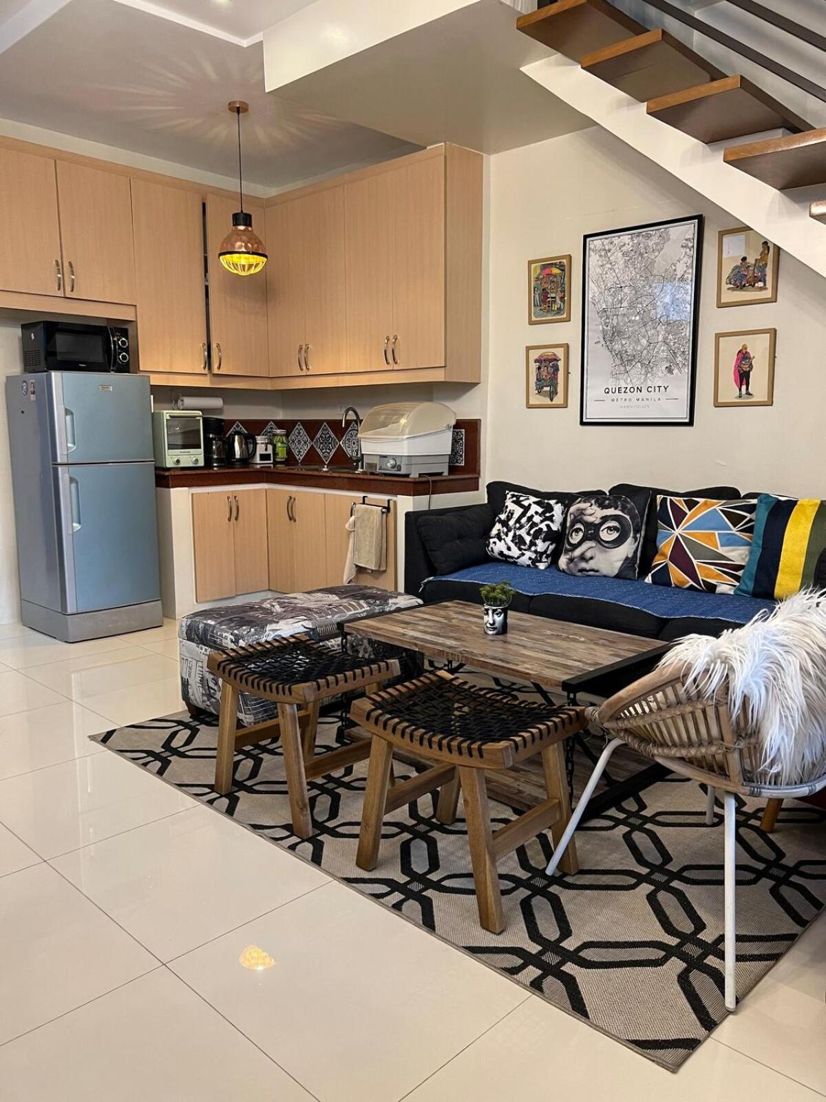 Modern Eclectic Townhouse In Diliman Quezon Casa de férias Manila