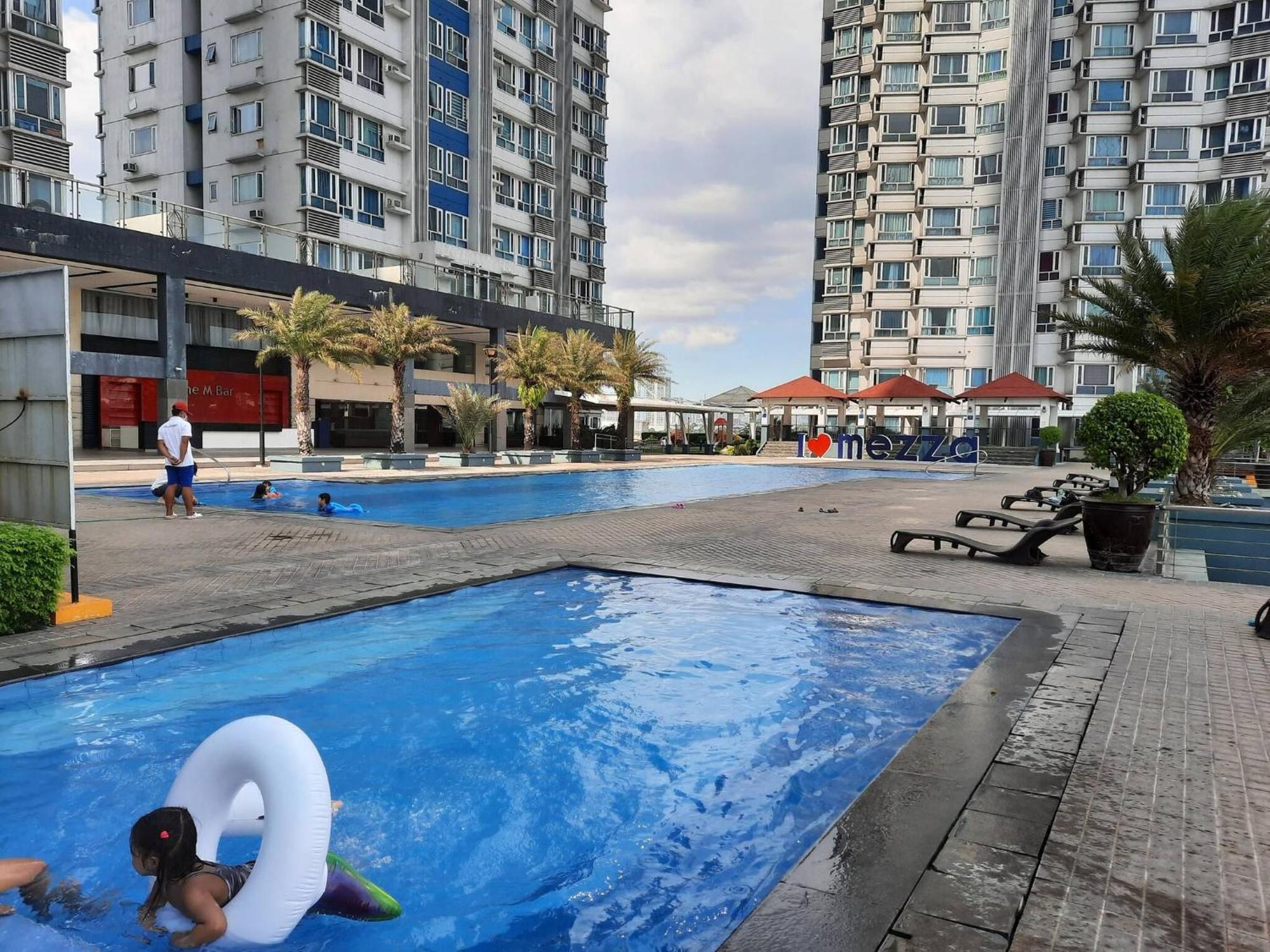 Staycation In Style With Fast Wifi Netflix Holiday home Manila