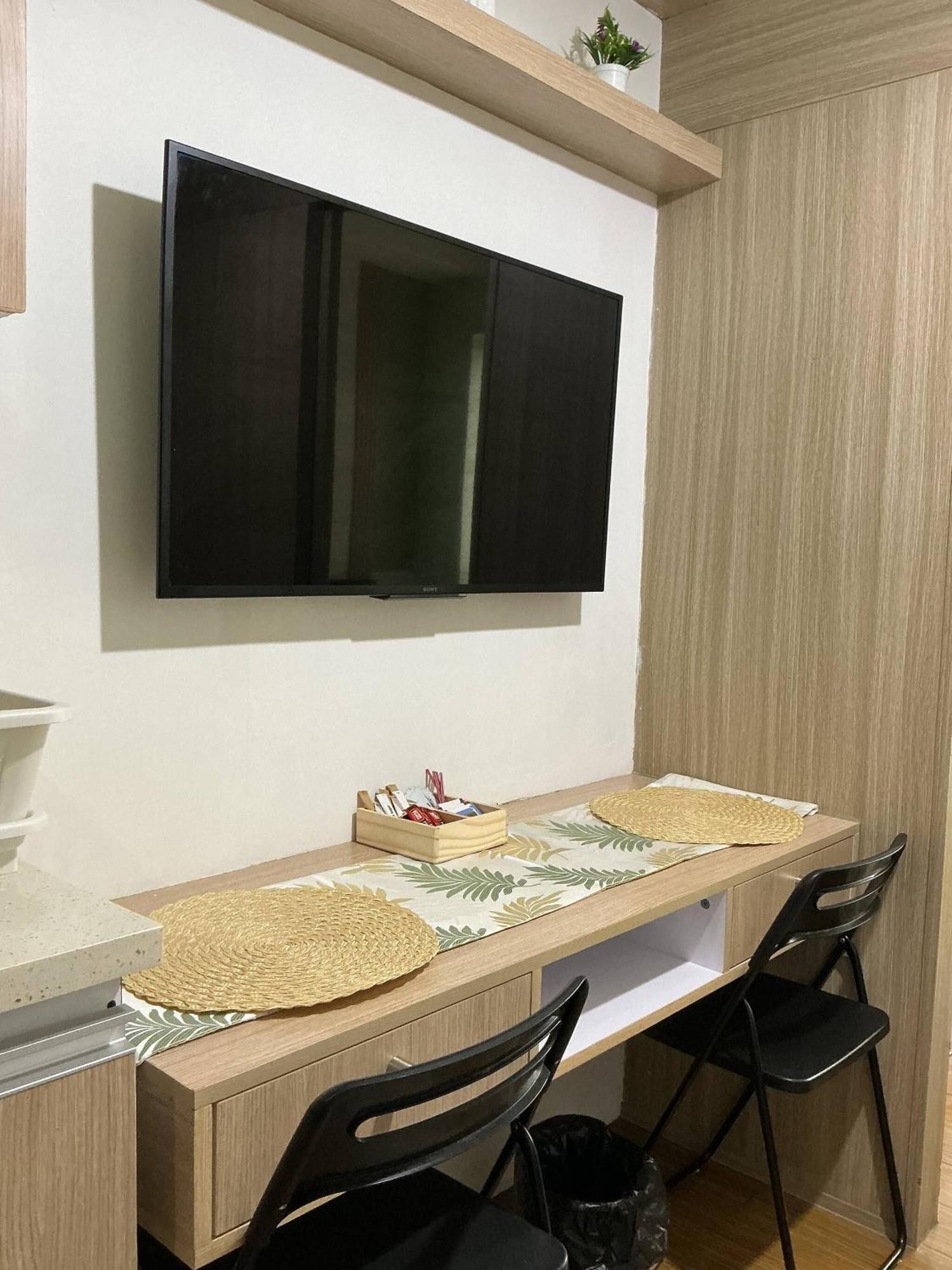 Cade, Grace Residences Tower 4 5th Flr * Manila