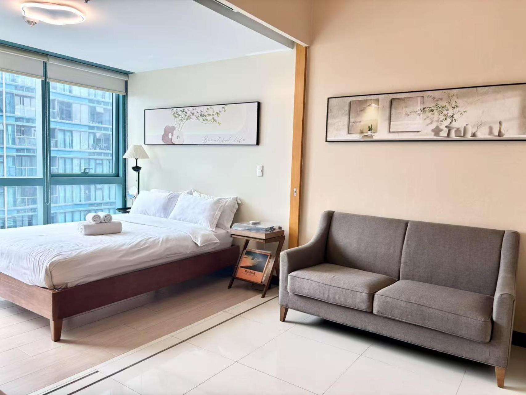 Apartment Thompson Suites Queen Room, One Uptown Residences, Xbox & Netflix