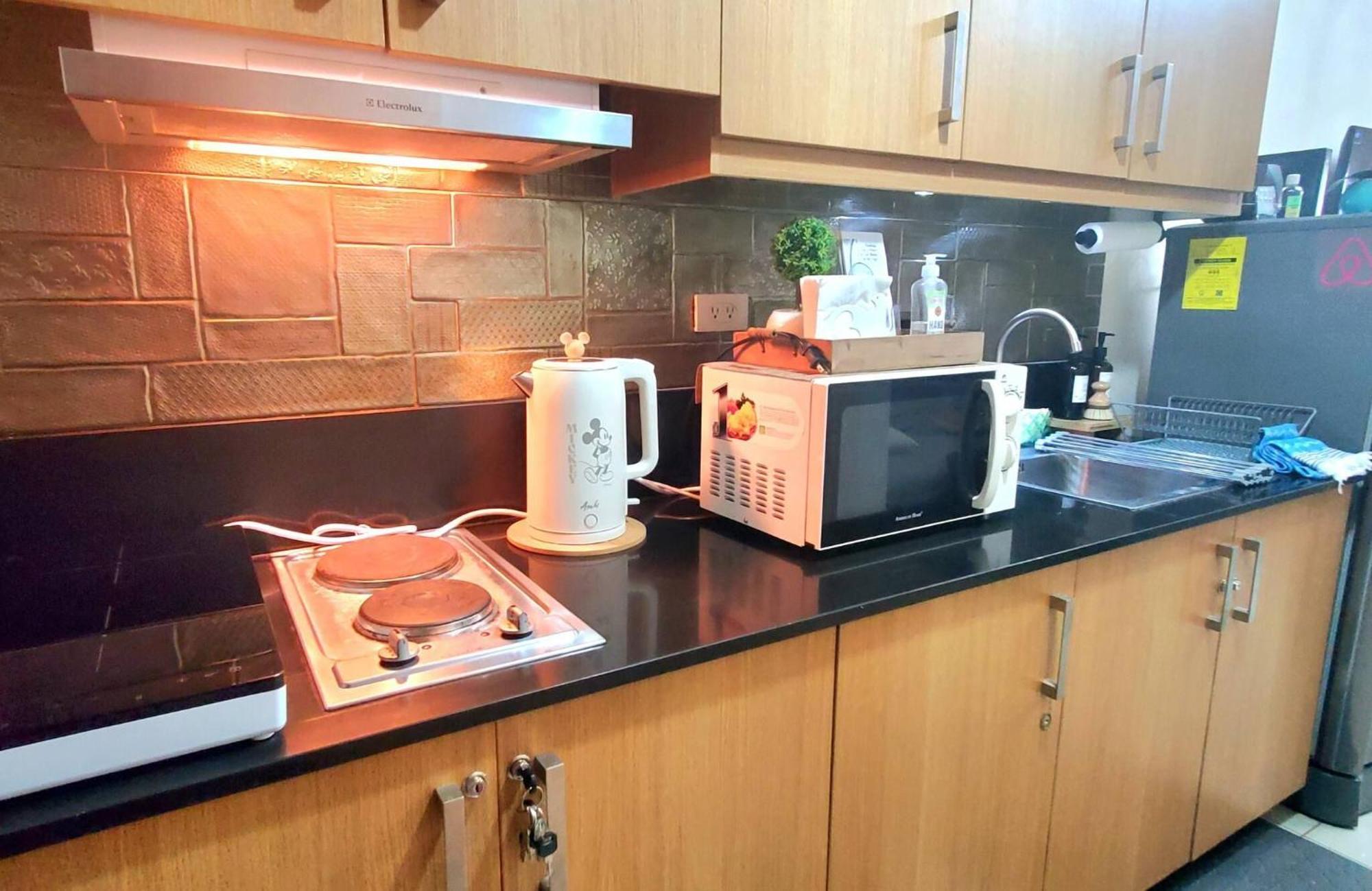 Urban Retreat At Shell Residences With Netflix 300mbps Wifi Manila