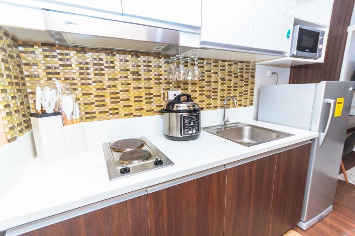 The Kings Luxury 1br Makati Ayala Gym Swim Parking Fast Internet 3058 *