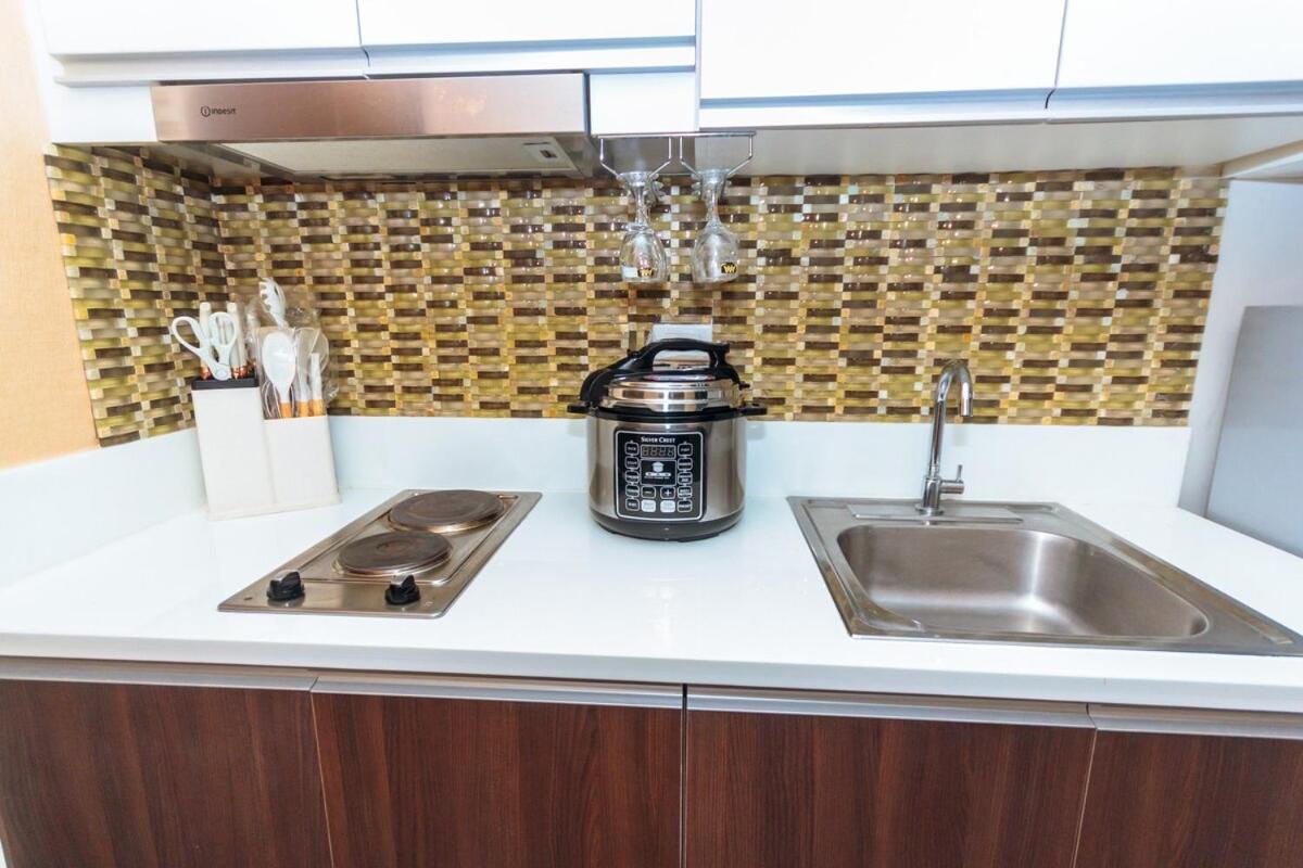 The Kings Luxury 1br Makati Ayala Gym Swim Parking Fast Internet 3058 Apartment *