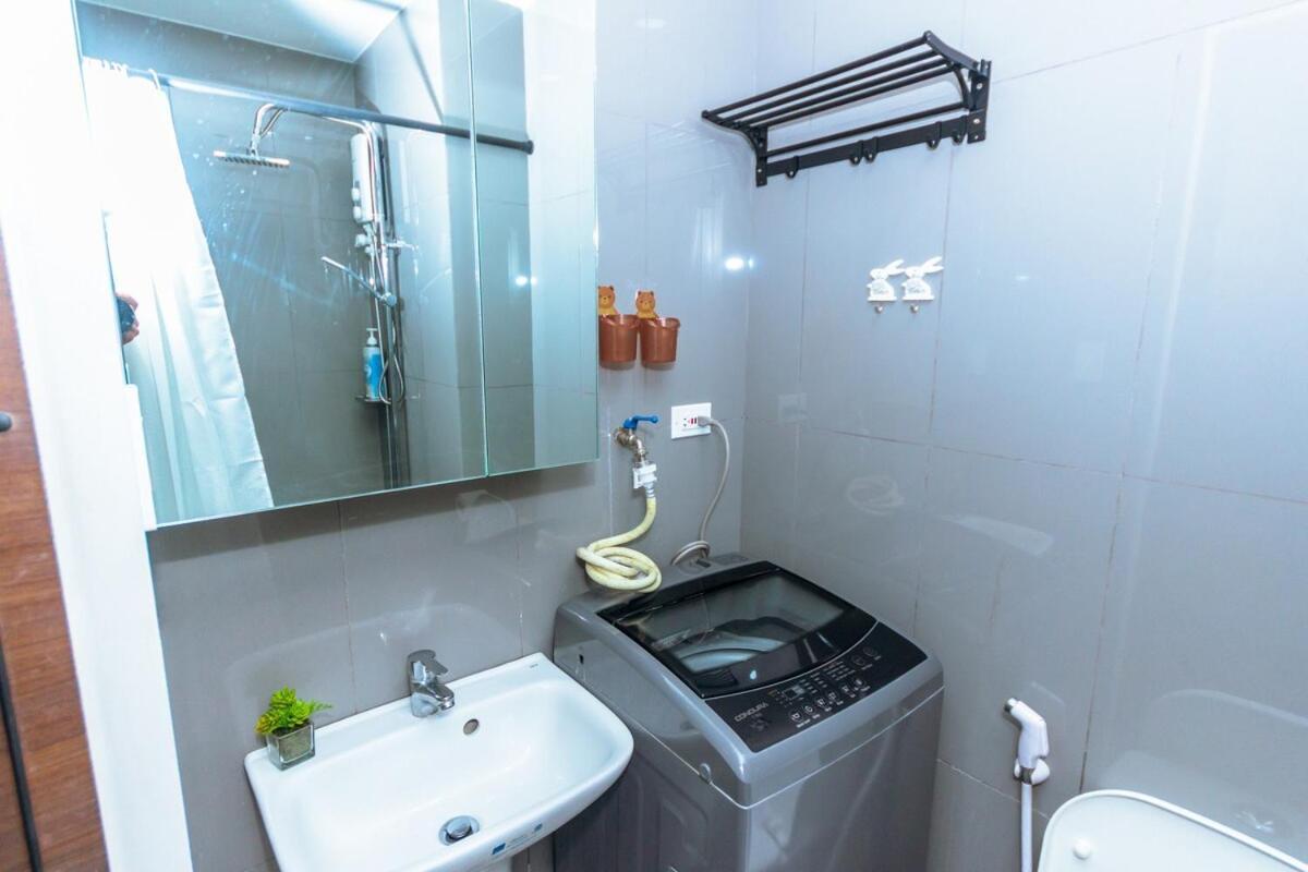 The Kings Luxury 1br Makati Ayala Gym Swim Parking Fast Internet 3058 *