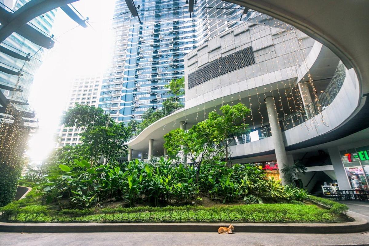 The Kings Luxury 1br Makati Ayala Gym Swim Parking Fast Internet 3058